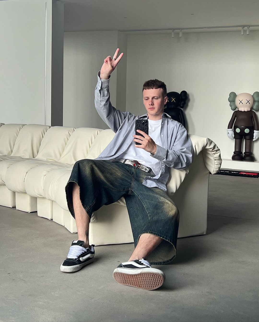 Известный украинский блогер сбежал через горы из Украины. Перед этим он получил повестку